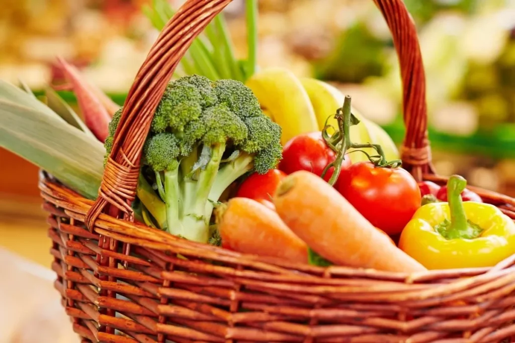 Gemüse im Einkaufskorb für Ayurveda Onlinekochkurs